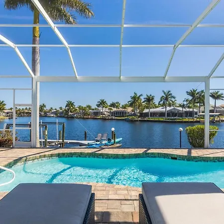 Heated Pool, Outdoor Kitchen, Sleeps 10! - Villa Bay Vista - Roelens Vacations